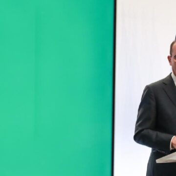 Le Premier ministre Jean Castex présente France relance le 3 septembre 2020, un plan de 100 milliards pour faire face à la crise.