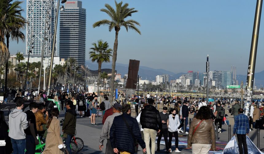 Pandémie ou endémie l'Espagne lance le débat sur le covid_19
