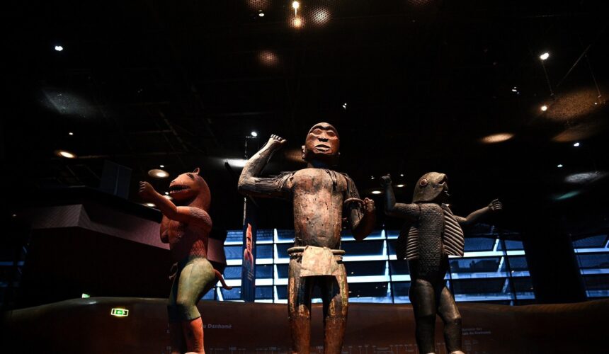 Ces ex-colonisateurs européens qui restituent des œuvres pillées en Afrique