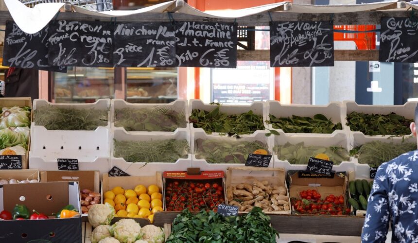 Des milliards d’euros et le nucléaire, la recette d’une inflation contenue en France