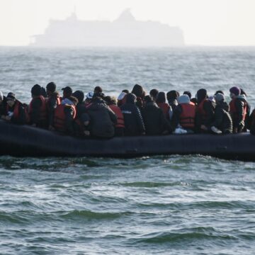 Nouvel accord entre Paris et Londres contre les traversées de migrants dans la Manche