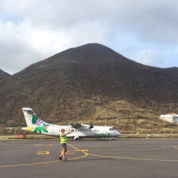 Avion d'Air Antilles à l'aéroport de Grand case à Saint-Martin