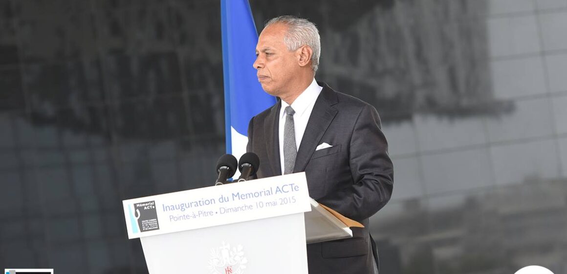 Victorin Lurel, président du conseil régional de Guadeloupe à l'inauguration du Mémorial acte le 10 mai 2015