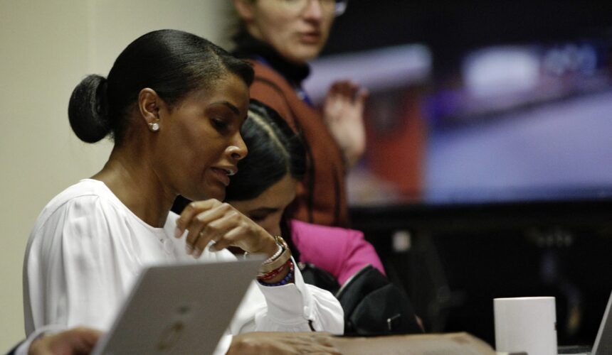 La procureure équatorienne Diana Salazar (g) à Quito en Équateur, le 14 décembre 2023. Photo : AFP Cristina Vega Rhor