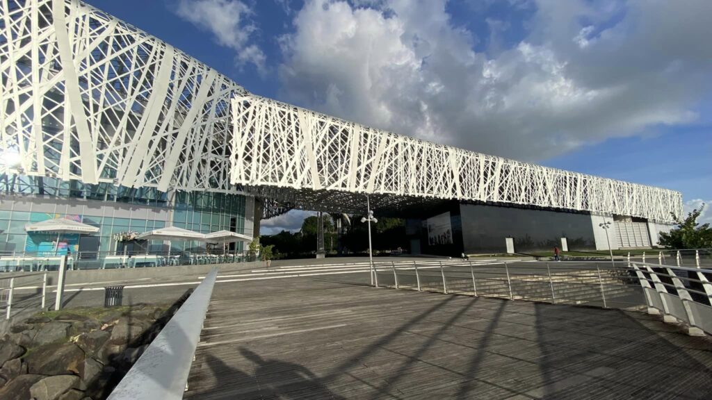 Critiquée pour avoir remis des salariés au travail, la DRH du Mémorial acte se fait licencier