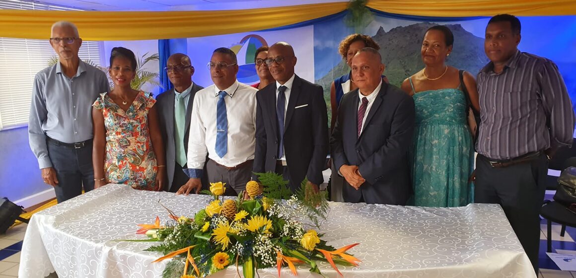 Les 10 élus du bureau communautaire de la communauté d'agglomération grand sud Caraïbe