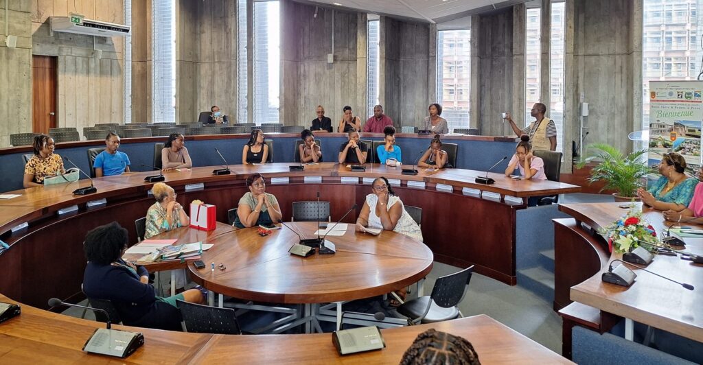 Pointe-à-Pitre inaugure la citoyenneté de ses jeunes avec style et débat