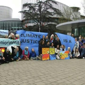 La Cour européenne des droits de l’Homme (CEDH) a rendu mardi 9 avril 2024 un jugement historique en condamnant pour la première fois un État pour inaction climatique, en l’occurrence la Suisse, une décision juridiquement contraignante. Photo : AFP