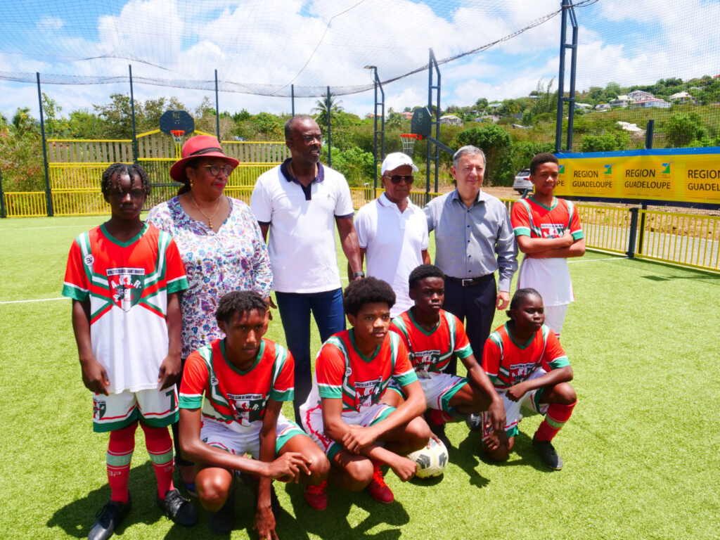 Baillif inaugure un plateau multi-sports dans le quartier de Cadet