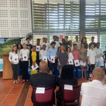 Cérémonie de récompenses en faveur du meilleur bachelier de chaque établissement de Guadeloupe, le 9 juillet au lycée hôtelir au Gosier. Photo : Le Courrier de Guadeloupe