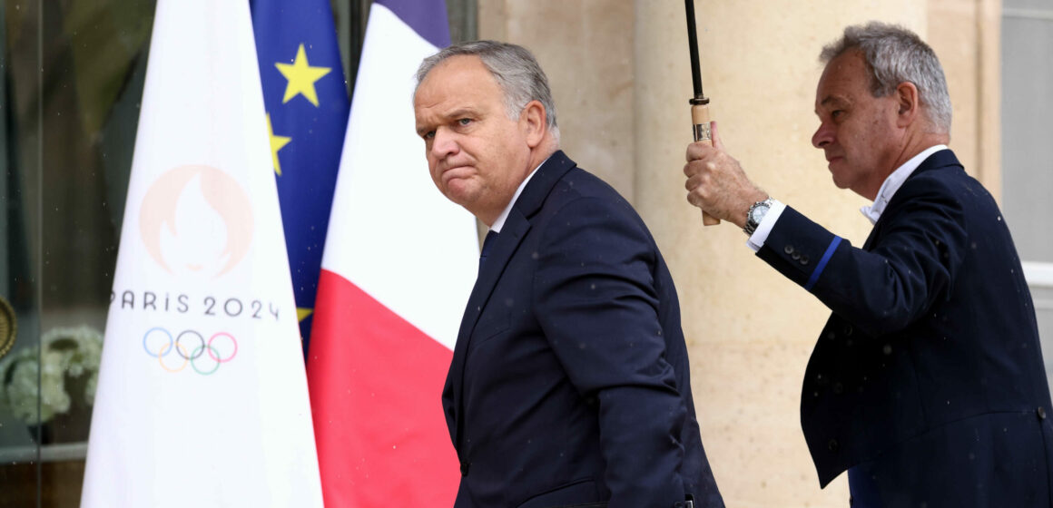 François-Noël Buffet arrive en réunion ministérielle au Palais de l'Élysée, à Paris, ce 23 septembre 2024. Photo : Tom Nicholson/Sipa