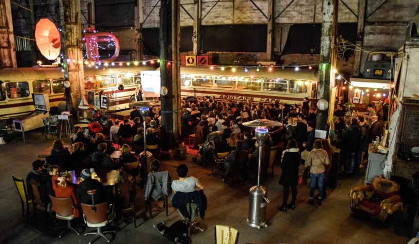 Le Garage Moderne à Bordeaux, un espace de réparation, de création et de rencontres, où l'on répare autant les objets que les liens sociaux. Photo : FB Le Garage moderne