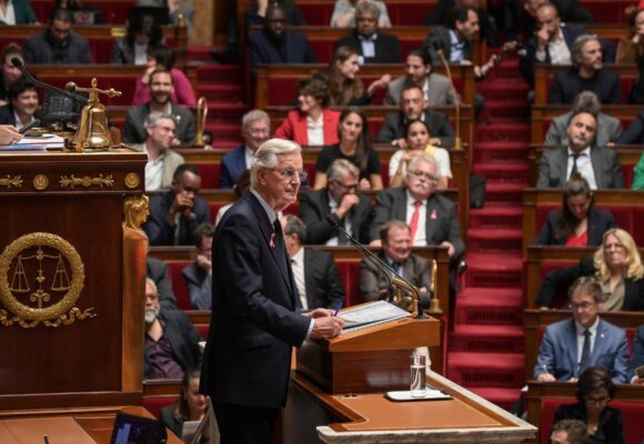 Le Premier ministre Michel Barnier prononce, ce mardi 1er octobre 2024, sa déclaration de politique générale, devant les députés à l’Assemblée nationale, à Paris. Photo : Isa Harsin/Sipa