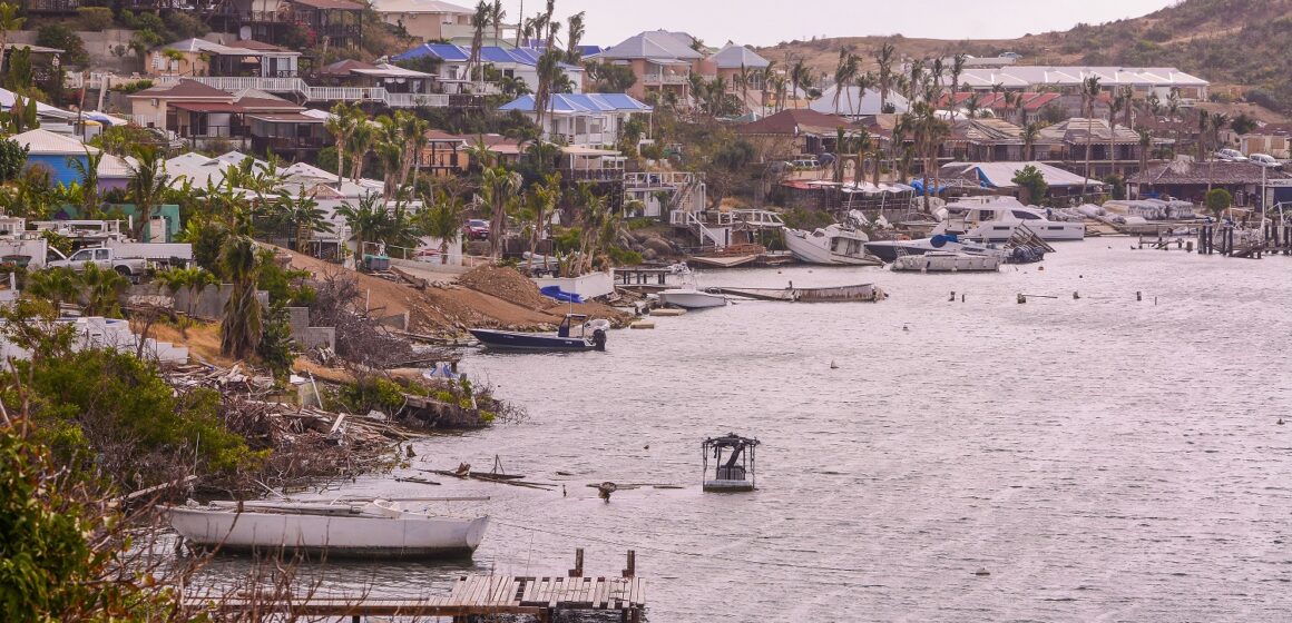 La Baie d'Oyster Pond à Saint-Martin le 21 février 2018, beaucoup de bateaux ont coulé pendant l’ouragan Irma, les quais ont été détruits. Depuis 6 mois, quelques bateaux ont été sortis de l'eau mais il reste encore beaucoup à faire. Photo : Amblard Florianne/Sipa