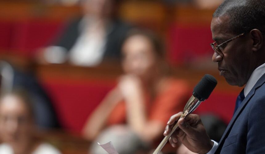 Député Liot de la troisième circonscription de Guadeloupe depuis 2017, Max Mathiasin ici à la tribune de l’Assemblée nationale en 2019.