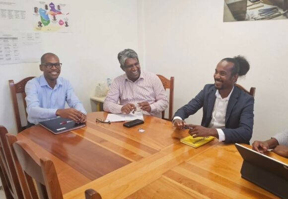 Rody Tolassy, député européen d'extrême droite, accueilli chaleureusement à la Chambre des métiers des Antilles-Guyane pour une « rencontre constructive » au Raizet le 23 novembre. Photo : CMAR Guadeloupe