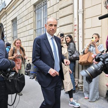 Jean François Copé, réunion d'urgence du directoire convoquée par le vice-président du parti de droite Les Républicains (LR), au Musée social de Paris, le 12 juin 2024. Photo : Jacques Witt / Sipa