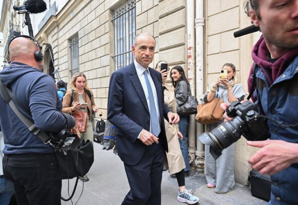 Jean François Copé, réunion d'urgence du directoire convoquée par le vice-président du parti de droite Les Républicains (LR), au Musée social de Paris, le 12 juin 2024. Photo : Jacques Witt / Sipa