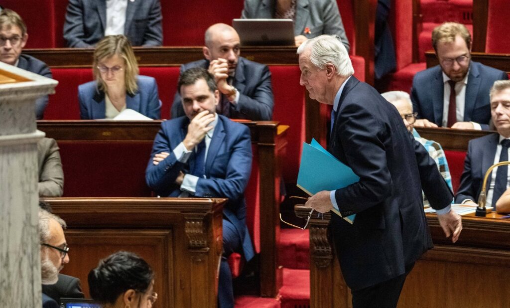 Le gouvernement Barnier congédié par 331 députés