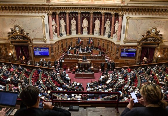 Le Sénat le 15 janvier lors du discours de politique générale du Premier ministre devant les sénateurs à Paris. Photo : Isa Harsin / Sipa