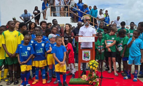 Jean Dartron, président de la Ligue guadeloupéenne de football, photographié le 22 février à Marie-Galante lors de l’inauguration du stade Willy Larney. FB Ligue Guadeloupéenne de Football