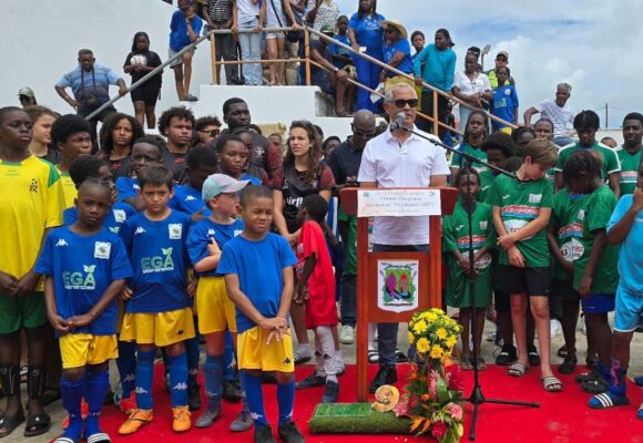 Jean Dartron, président de la Ligue guadeloupéenne de football, photographié le 22 février à Marie-Galante lors de l’inauguration du stade Willy Larney. FB Ligue Guadeloupéenne de Football