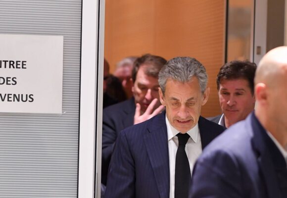 Nicolas Sarkozy au tribunal correctionnel de Paris le 6 Janvier 2025,à l’ouverture du procès de l’affaire du financement libyen de sa campagne de 2007. Photo : Cyril Pecquenard / Sipa