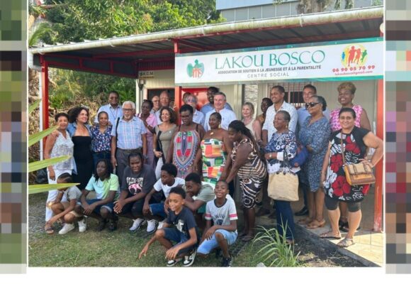 Le Medef et le Rotary officialisent leur partenariat avec l'association Lakou Bosco par une remise de fournitures scolaires le 13 août. Photo : UDE Medef Guadeloupe