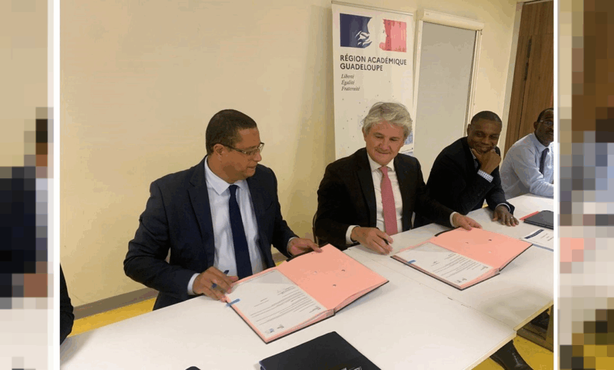 Laurent Legendart, directeur ARS Guadeloupe (à g.) et Gabriele Fioni, recteur d’académie (au centre) signent la convention 2025-2030 pour l’école inclusive le 29 juillet à Dothémare aux Abymes. Photo : Région académique Guadeloupe