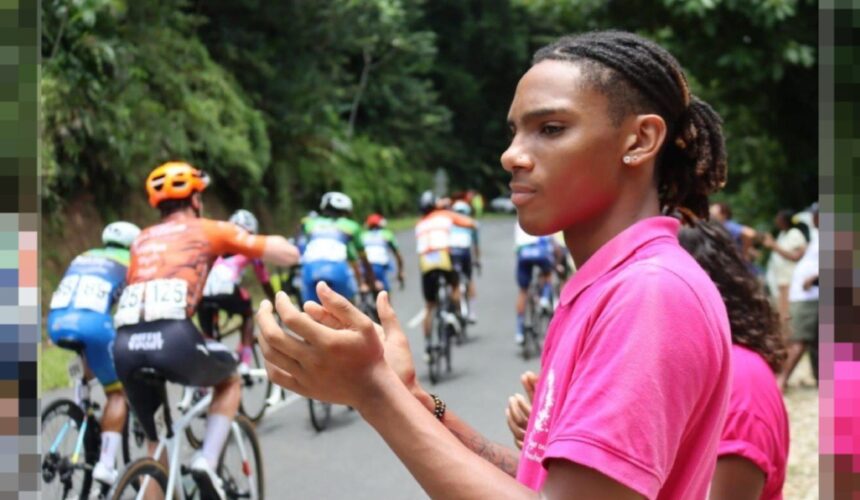Illustration d'une étape du tour cycliste de Guadeloupe à la route de la Traversée. Photo : Parc national de Guadeloupe