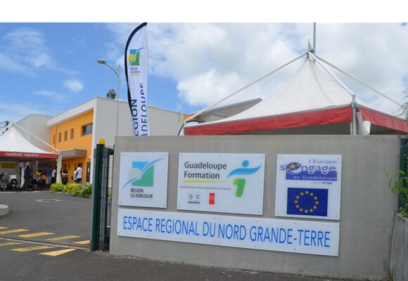 Antenne de de Guadeloupe formation, établissement régional en charge de la formation professionnelle, à la dérive. Photo : DR