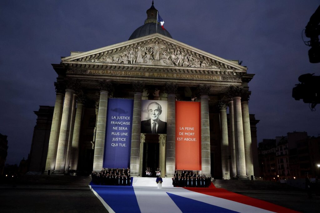 Robert Badinter enrichit la lignée des abolitionnistes au Panthéon