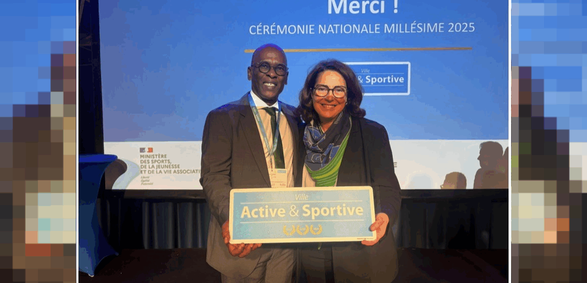 Harry Durimel, maire de Pointe-à-Pitre, reçoit le label "Ville active et sportive" lors de la cérémonie de remise à Nice, le 30 octobre. Photo : Ville de Pointe-à-Pitre