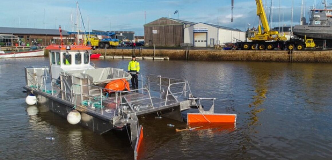 Image d'illustration du bateau amphibie collecteur d’algues Multi Cleaner 100, du constructeur breton Efinor sea cleaner. Photo : Efinor sea cleaner Image d'illustration du bateau amphibie collecteur d’algues Multi Cleaner 100, du constructeur breton Efinor sea cleaner. Photo : Efinor sea cleaner
