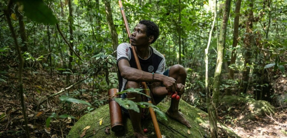 En voie de sédentarisation, les Maniqs (habitants ancestraux de Thaïlande) réclament que leur droit de propriété soit reconnu sur les territoires qu'ils occupent depuis des générations mais qui sont à présent régis par les lois de protection de la nature. Photo: AFP