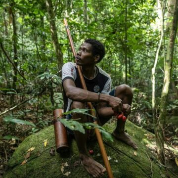 En voie de sédentarisation, les Maniqs (habitants ancestraux de Thaïlande) réclament que leur droit de propriété soit reconnu sur les territoires qu'ils occupent depuis des générations mais qui sont à présent régis par les lois de protection de la nature. Photo: AFP En voie de sédentarisation, les Maniqs (habitants ancestraux de Thaïlande) réclament que leur droit de propriété soit reconnu sur les territoires qu'ils occupent depuis des générations mais qui sont à présent régis par les lois de protection de la nature. Photo: AFP