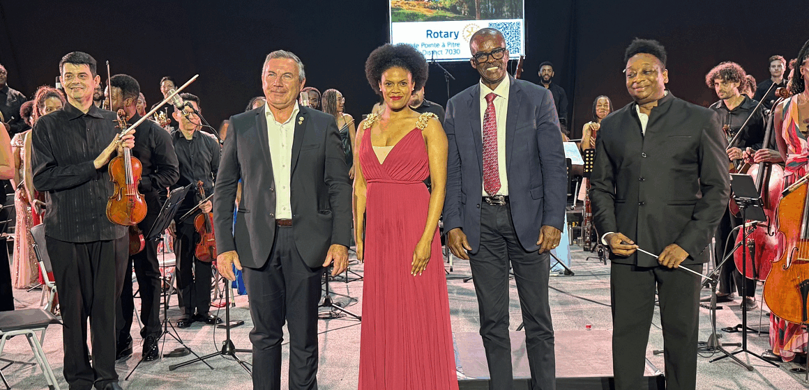 A droite, le directeur du festival Saint-Georges, Marlon Daniel, au centre la mezzo soprano Axelle Saint-Cirel figure montante du chant lyrique d’origine guadeloupéenne.