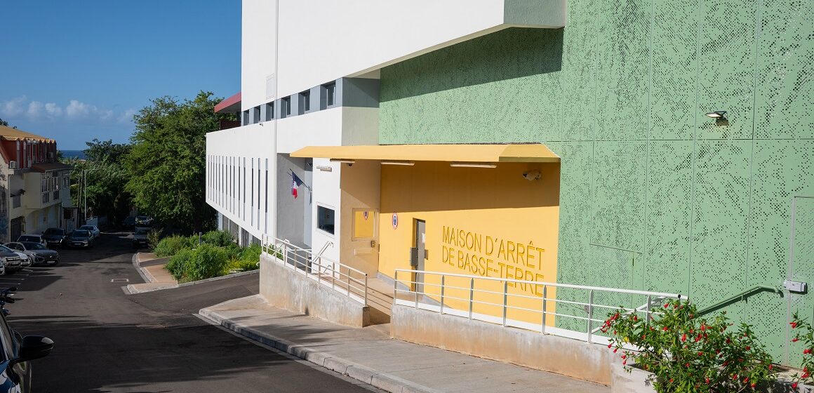 « Une prison digne » (Darmanin) mais surpeuplée à 160 % (syndicat) inaugurée à Basse-Terre