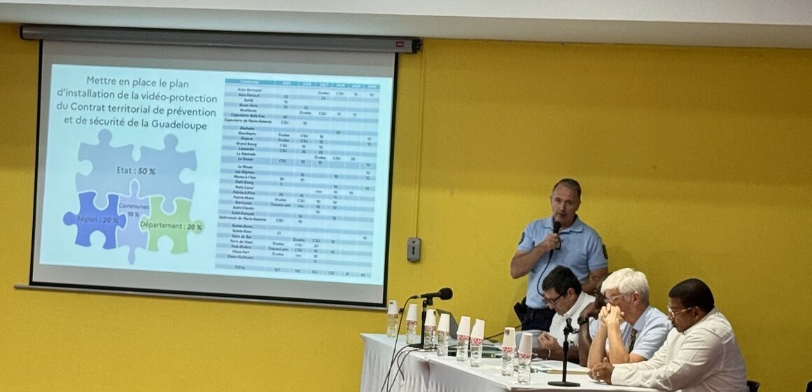 Réunion vendredi 13 février 2026, à l’Espace régional du Raizet entre l’État (préfecture, forces de l’ordre) et les élus du territoire pour faire reculer la violence. Photo : Région Guadeloupe Réunion vendredi 13 février 2026, à l’Espace régional du Raizet entre l’État (préfecture, forces de l’ordre) et les élus du territoire pour faire reculer la violence. Photo : Région Guadeloupe