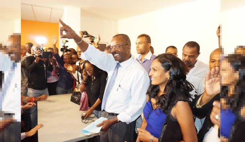 Ary Chalus avec sa compagne Francette Gourdine-Bachou, à l’issue de l’élection régionale qu’il remporte en 2015. Photo : Le Courrier de Guadeloupe