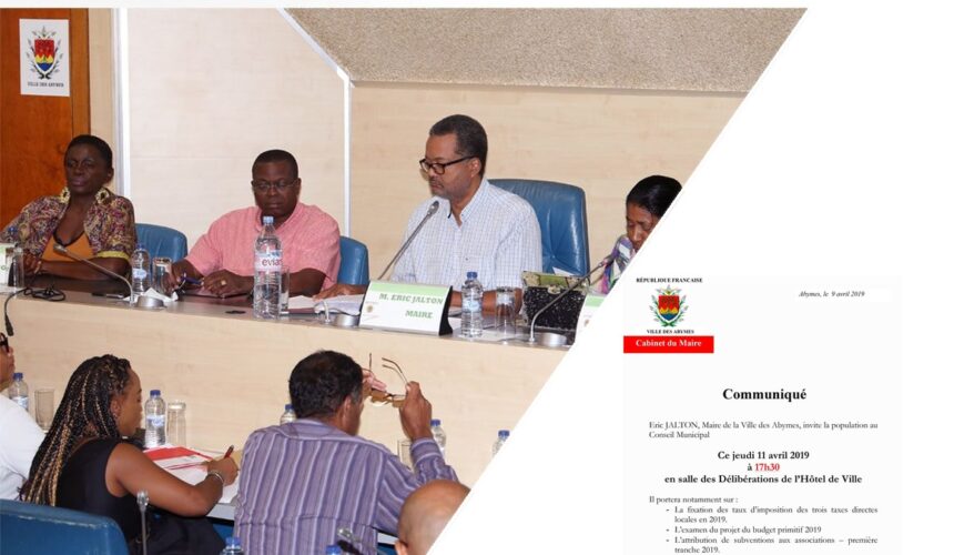 Éric Jalton en conseil municipal en 2019 à la mairie de Abymes. Photomontage avec le communiqué d’invitation à assister à l’assemblée.